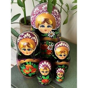 Vintage Gorgeous Hand Painted Russian Matryoshka 5 Pcs Set 6.5 “ Nesting Dolls
